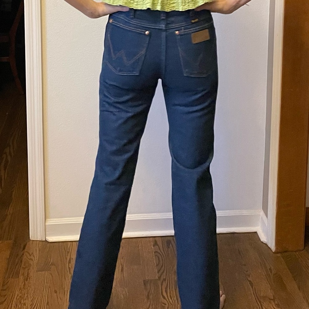 Wrangler jeans women dark wash size 30 x 33
